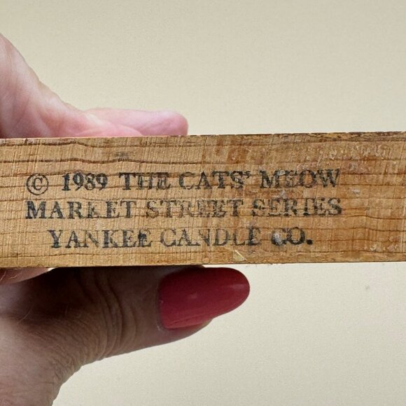 The Cats Meow Wooden Yankee Candle Co. Market Street Series 1989 Decorative Coll - Picture 3 of 7